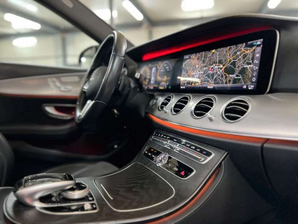 Mercedes-Benz E 220 - Imagem 14