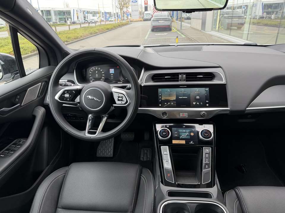 Jaguar I-Pace - Imagem 8