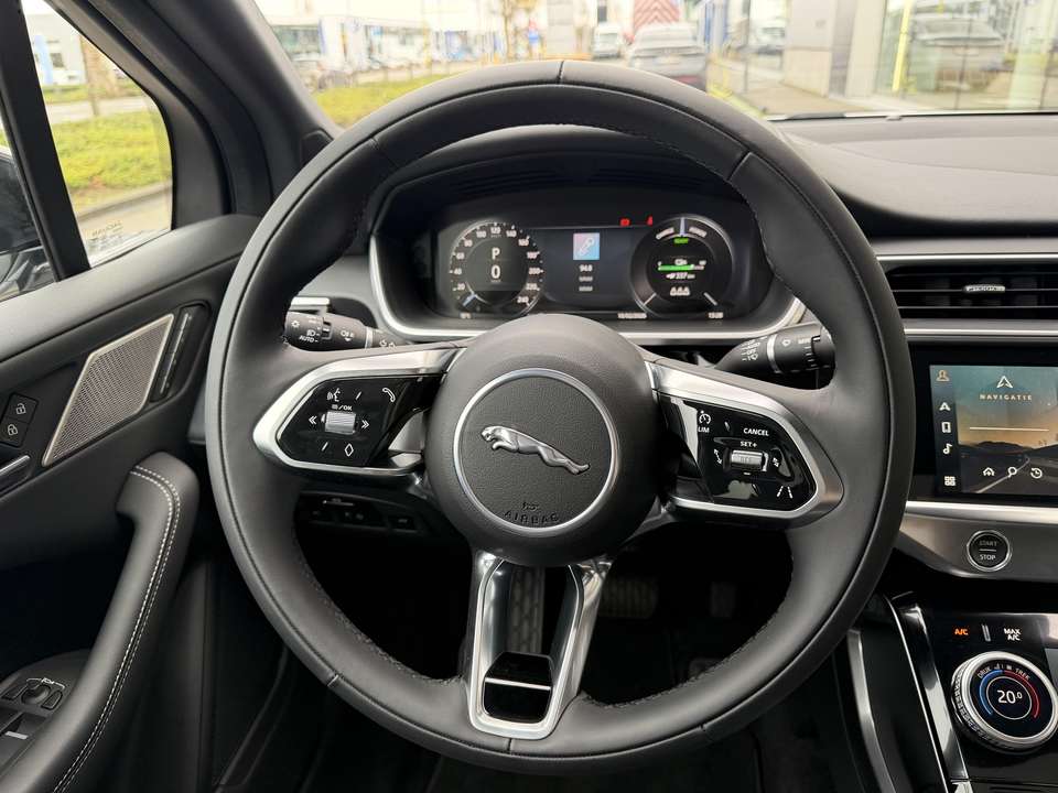 Jaguar I-Pace - Imagem 9