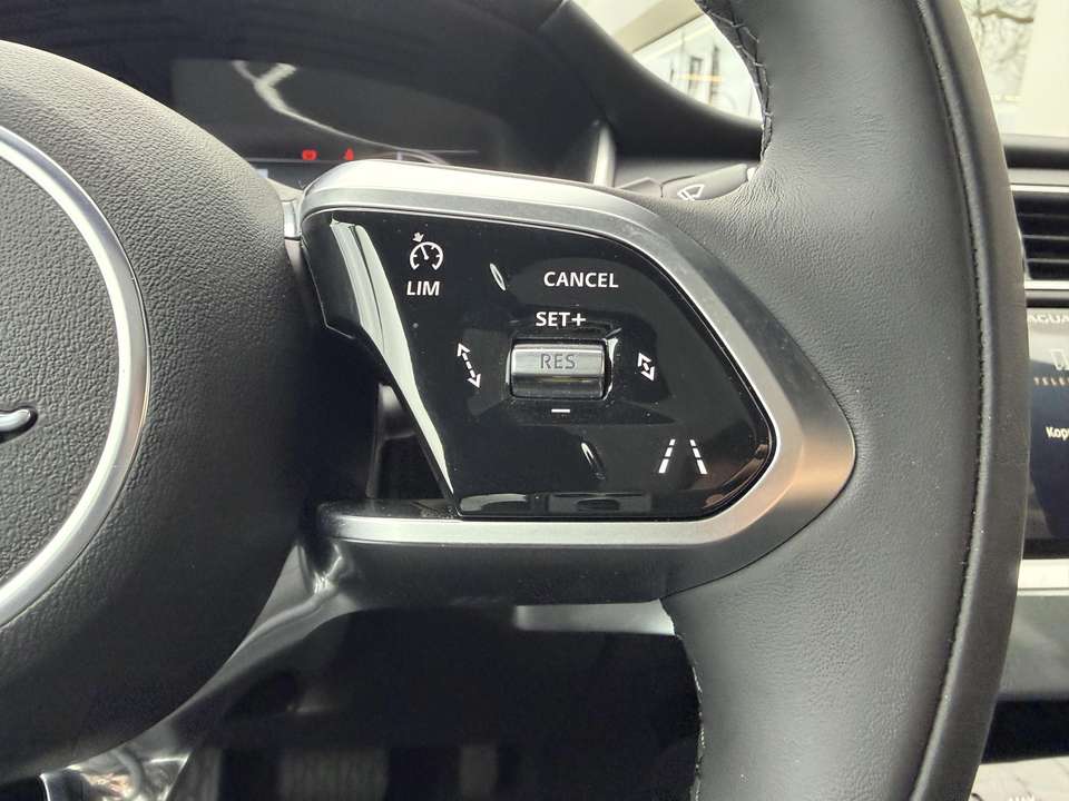Jaguar I-Pace - Imagem 11