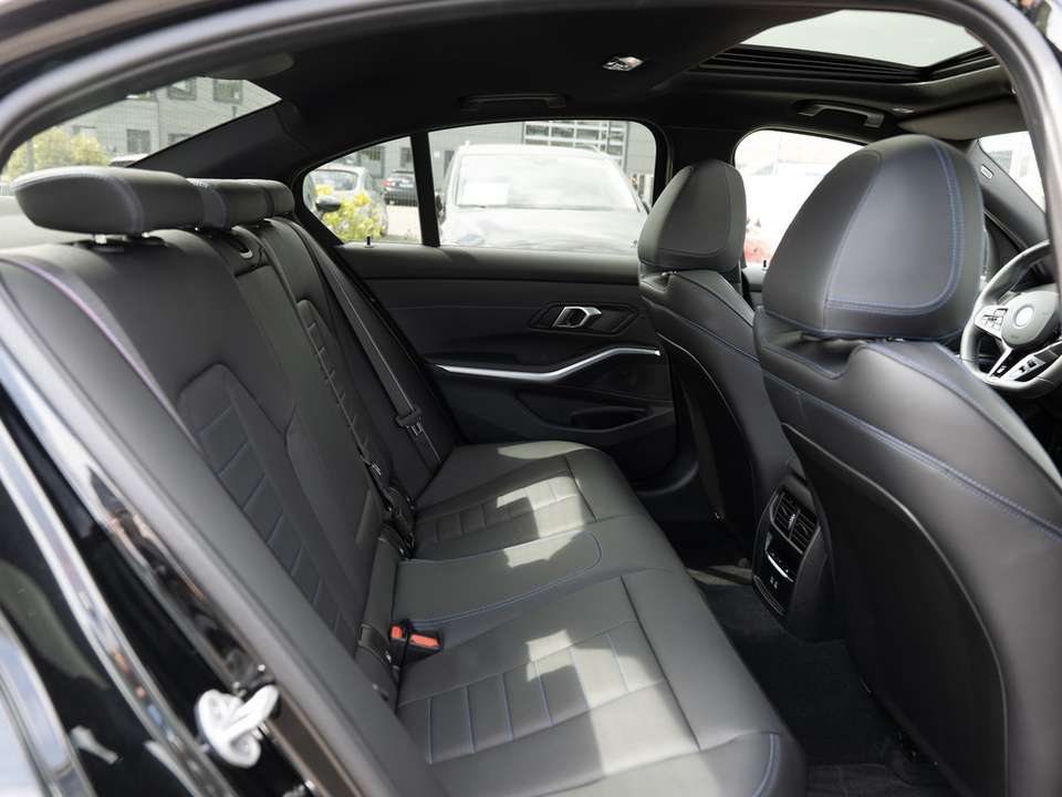 BMW 330 - Imagem 9
