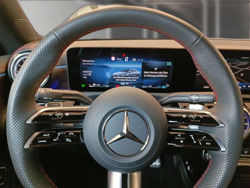 Mercedes-Benz CLA 180 - Imagem 11
