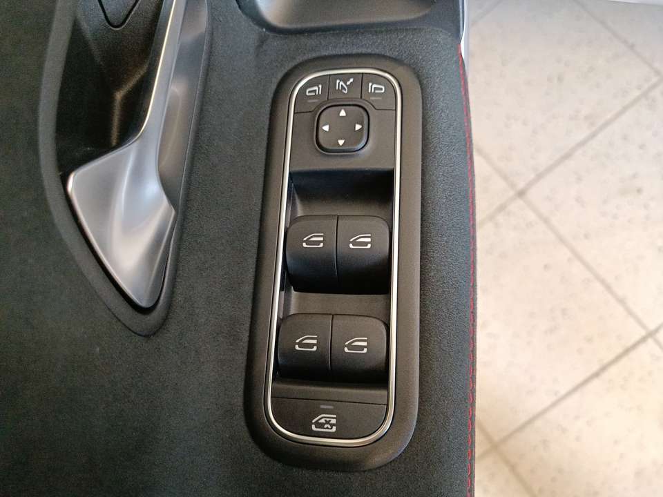 Mercedes-Benz CLA 180 - Imagem 15