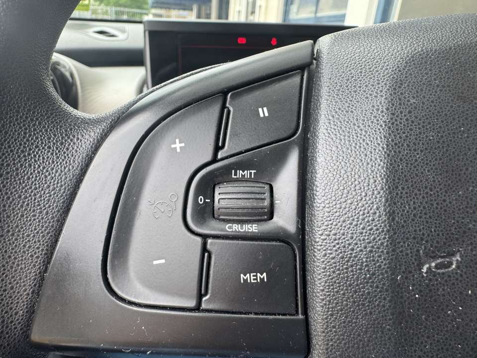 Car picture 9