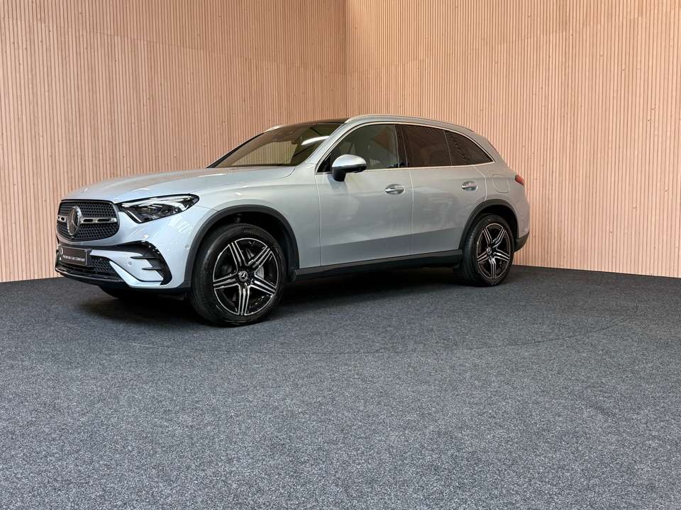 Mercedes-Benz GLC 300 - Imagem 1