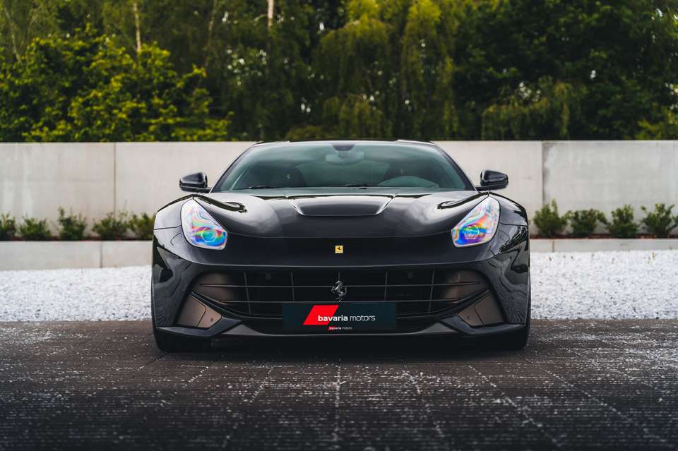 Ferrari F12 - Imagem 2