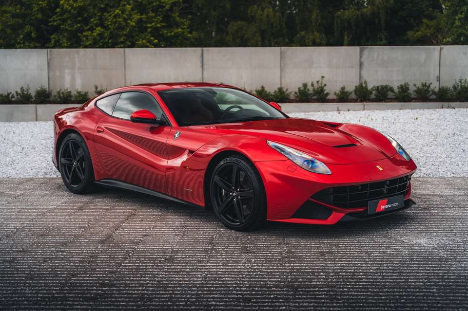 Ferrari F12 - Imagem 1