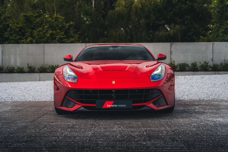 Ferrari F12 - Imagem 2