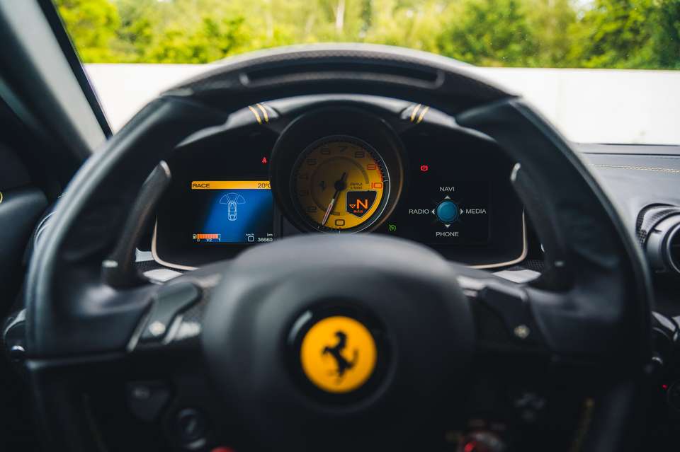 Ferrari F12 - Imagem 11
