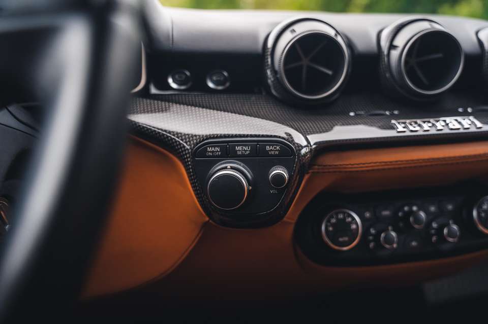 Ferrari F12 - Imagem 15