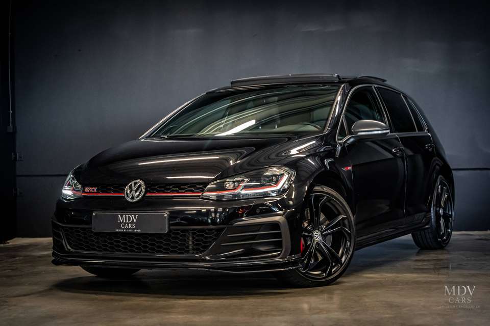 Volkswagen Golf GTI - Imagem 1