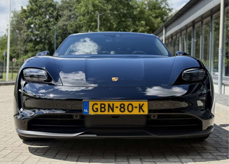 Porsche Taycan - Imagem 6