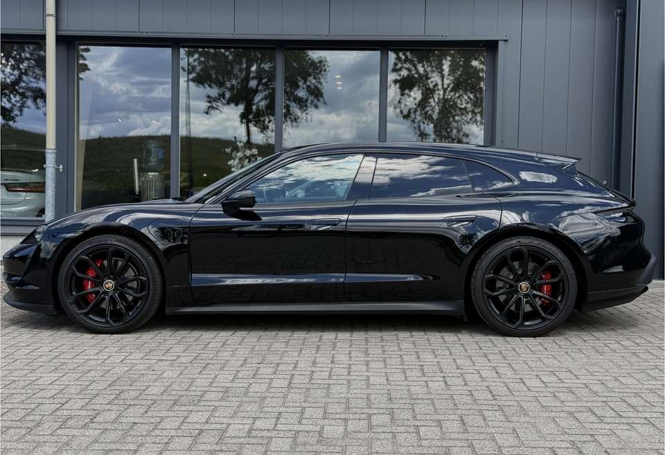 Porsche Taycan - Imagem 8