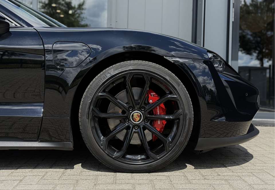 Porsche Taycan - Imagem 9