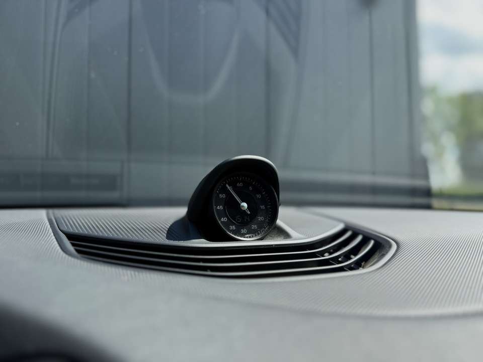 Porsche Taycan - Imagem 14