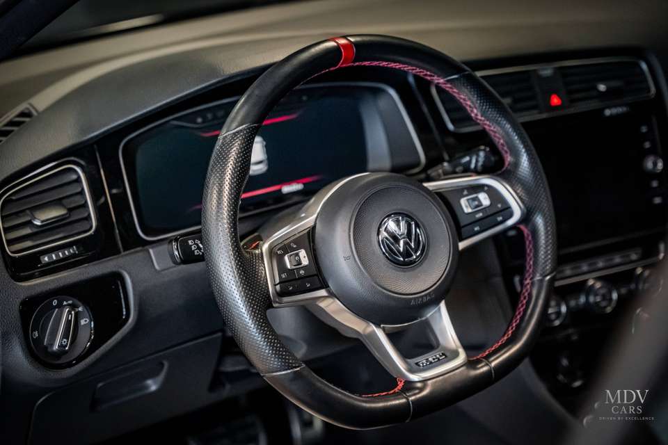 Volkswagen Golf GTI - Imagem 8