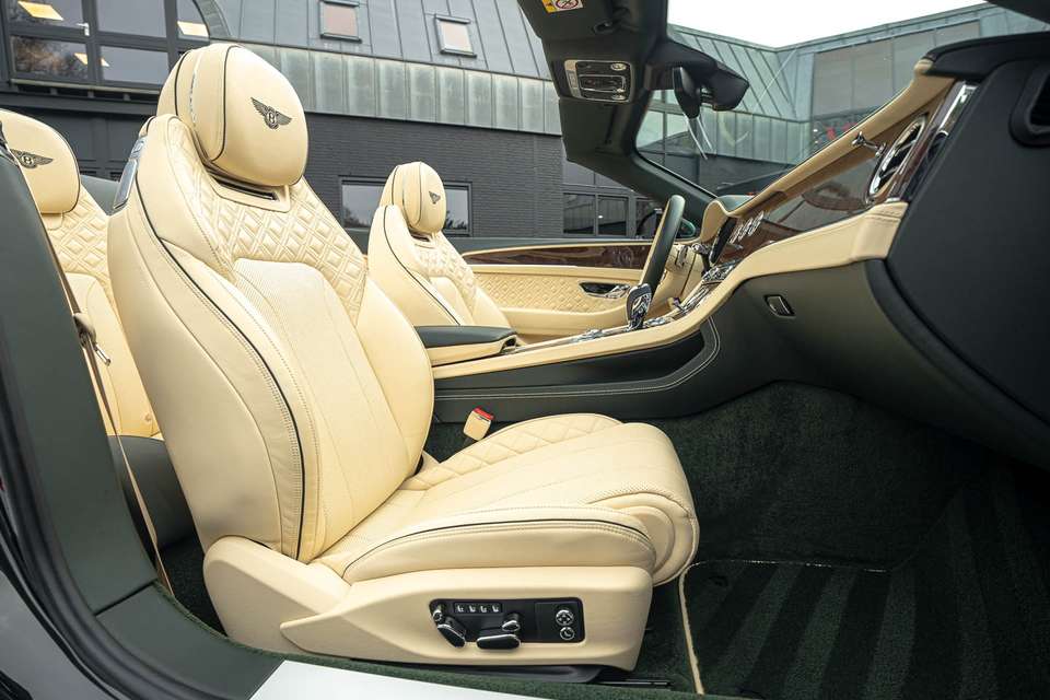 Bentley Continental GTC - Imagem 4