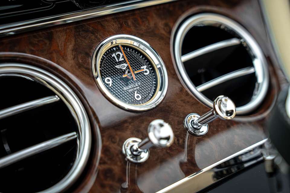 Bentley Continental GTC - Imagem 8