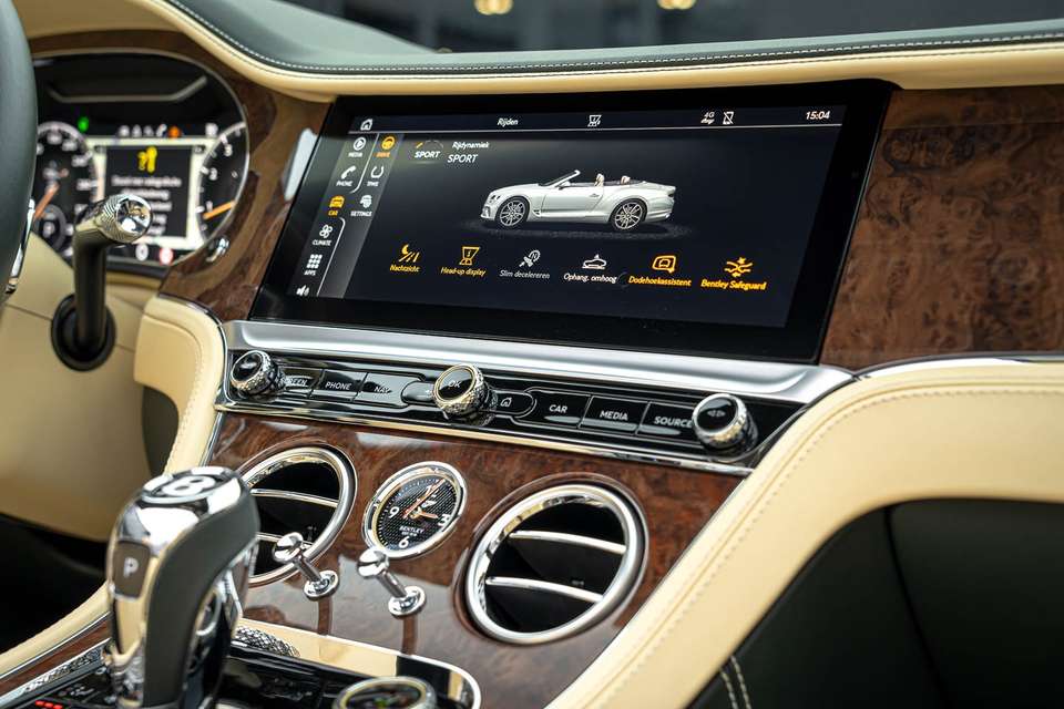 Bentley Continental GTC - Imagem 12