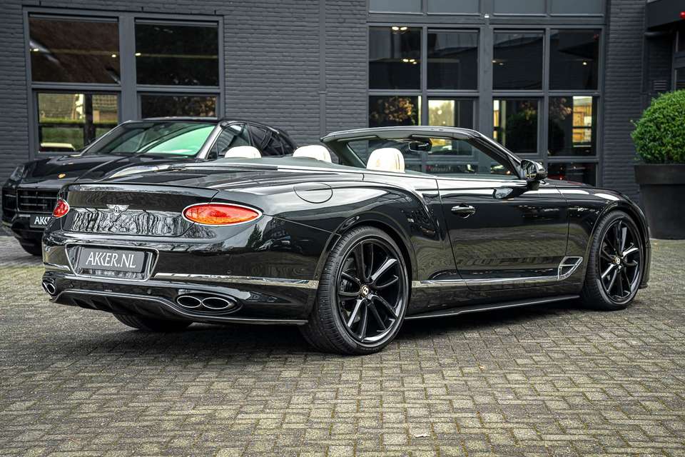 Bentley Continental GTC - Imagem 18