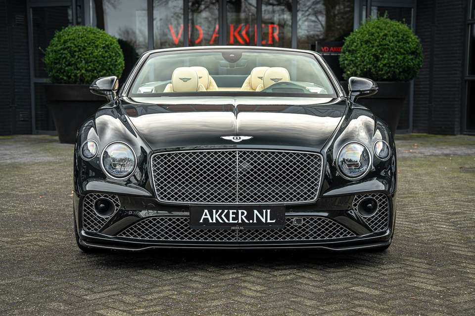 Bentley Continental GTC - Imagem 19