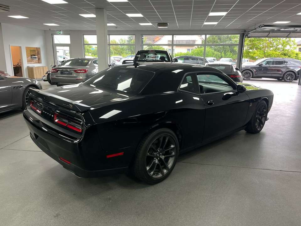 Dodge Challenger - Imagem 9