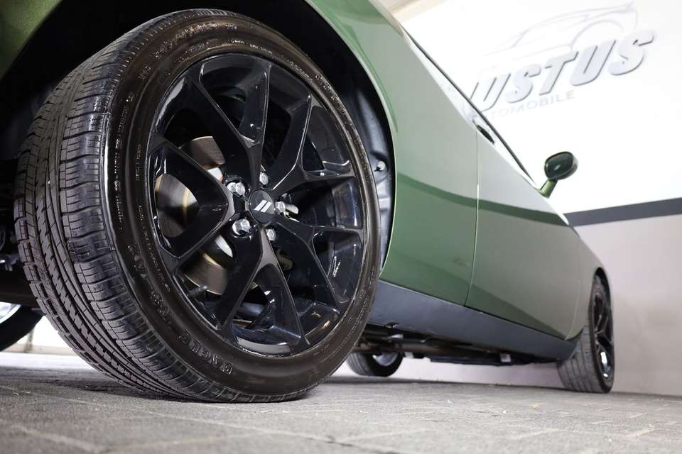 Dodge Challenger - Imagem 8
