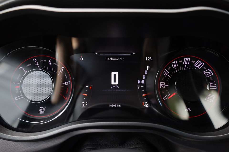 Dodge Challenger - Imagem 13