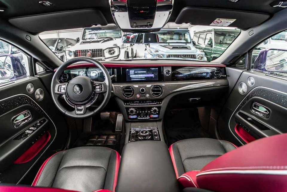 Rolls-Royce Spectre - Imagem 2