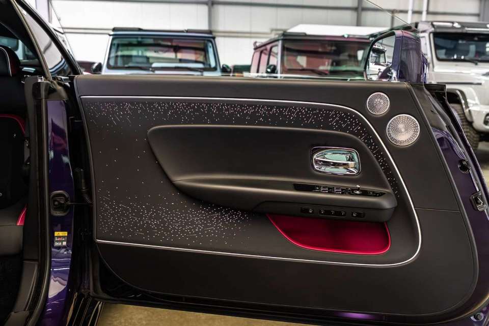 Rolls-Royce Spectre - Imagem 4