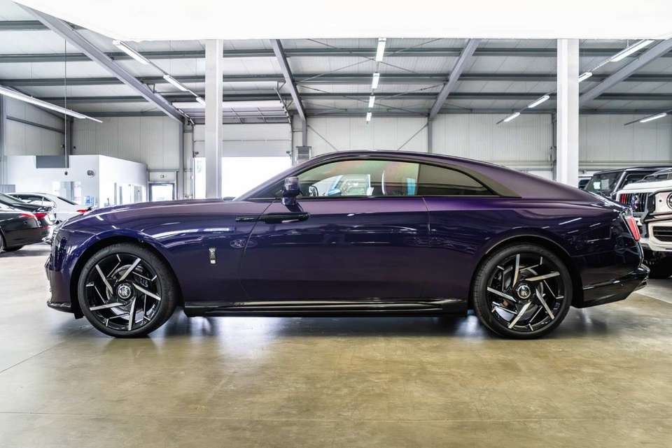 Rolls-Royce Spectre - Imagem 10