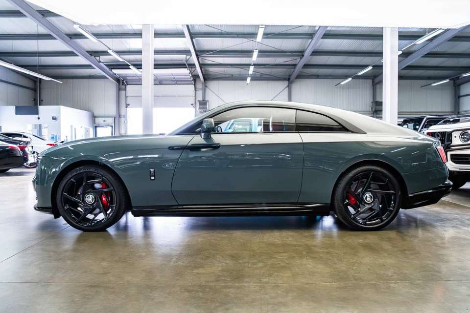 Rolls-Royce Spectre - Imagem 10