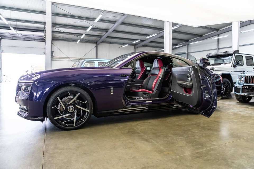 Rolls-Royce Spectre - Imagem 11