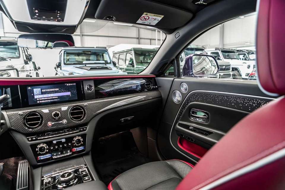 Rolls-Royce Spectre - Imagem 15