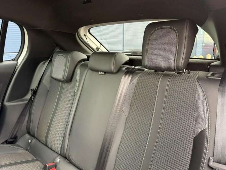 Peugeot e-208 - Imagem 8