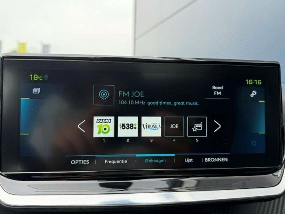 Peugeot e-208 - Imagem 15