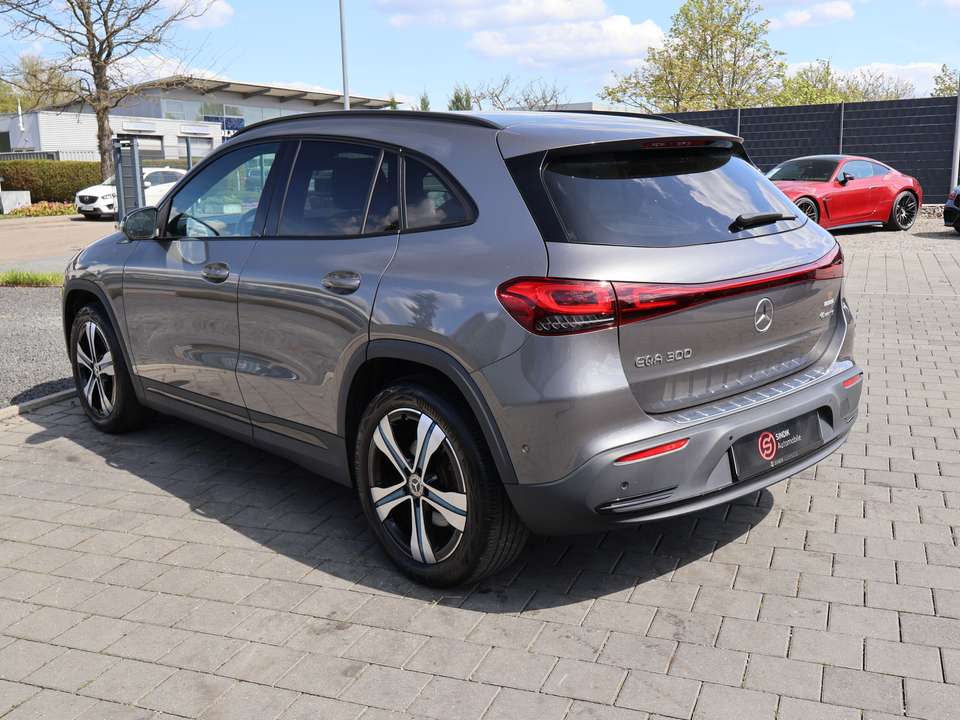 Mercedes-Benz EQA - Imagem 8