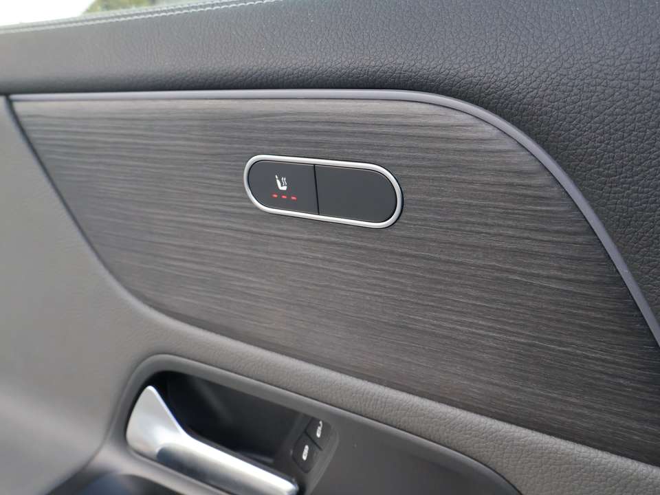 Mercedes-Benz EQA - Imagem 13