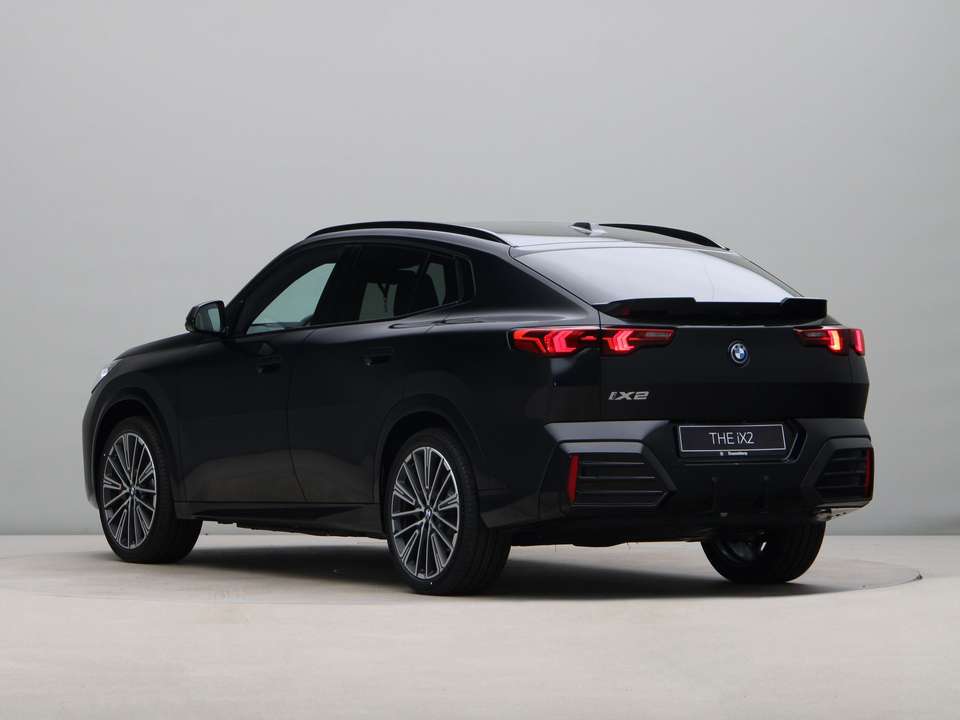 BMW iX2 - Imagem 11