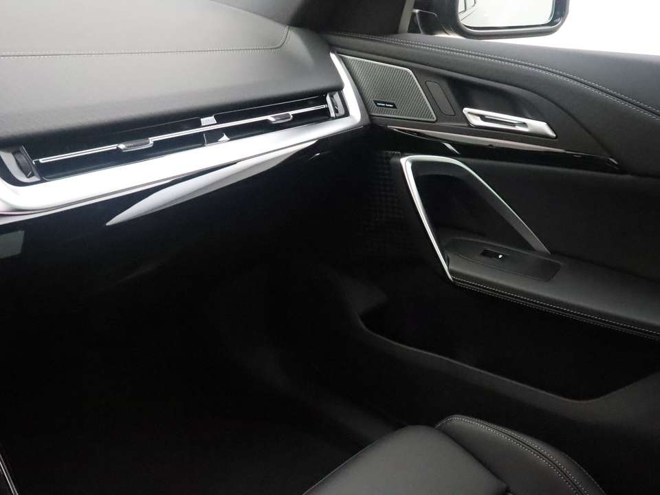 BMW iX2 - Imagem 15