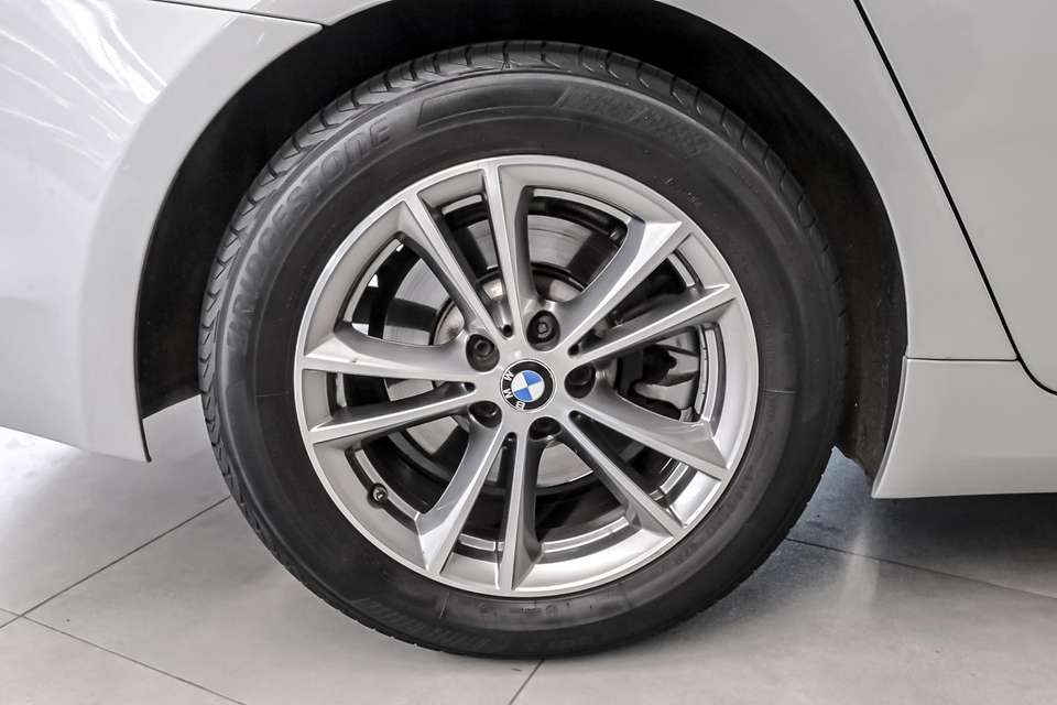 BMW 518 - Imagem 8