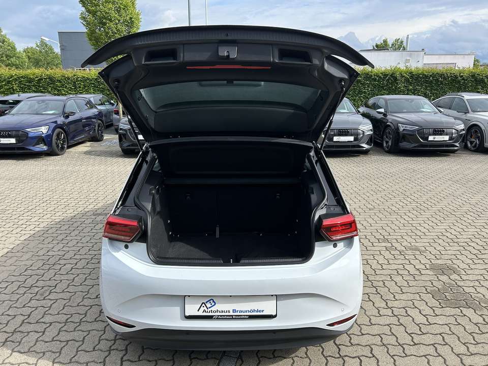 Car picture 9