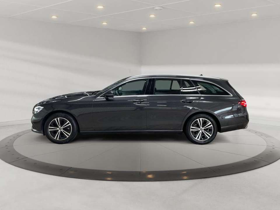 Mercedes-Benz E 220 - Imagem 4