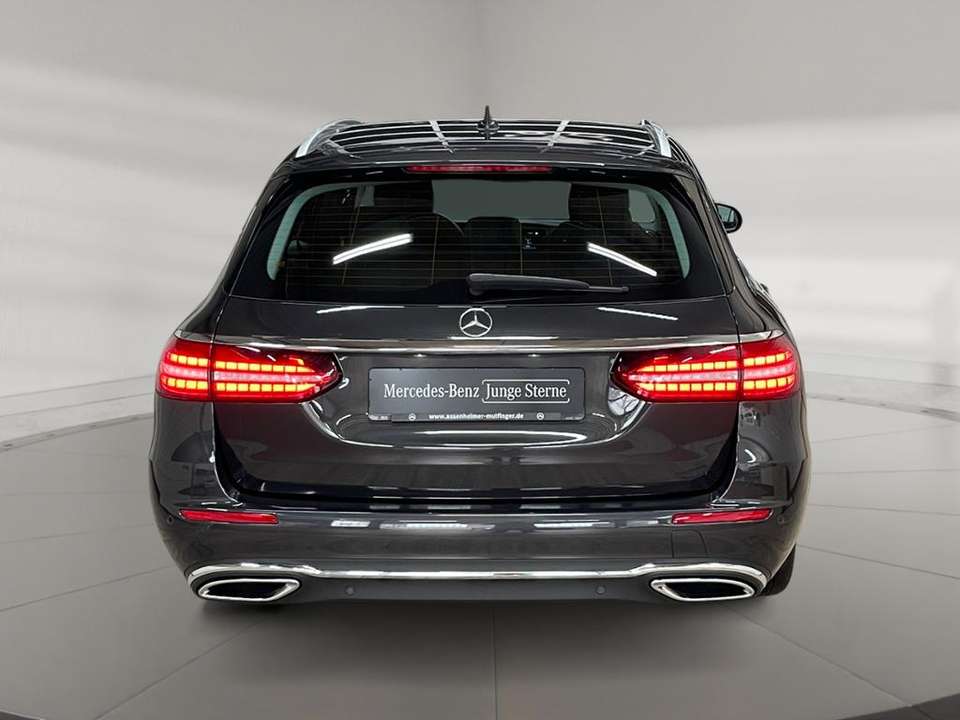 Mercedes-Benz E 220 - Imagem 5