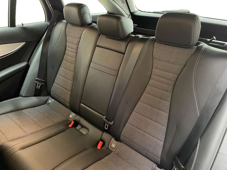 Mercedes-Benz E 220 - Imagem 10