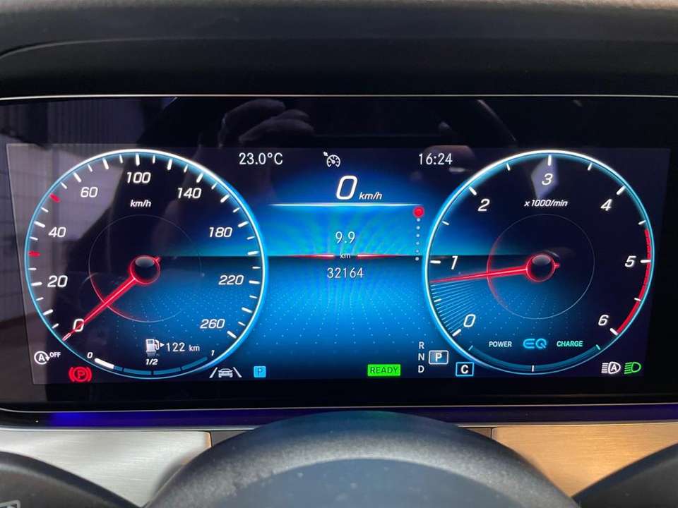 Mercedes-Benz E 220 - Imagem 13