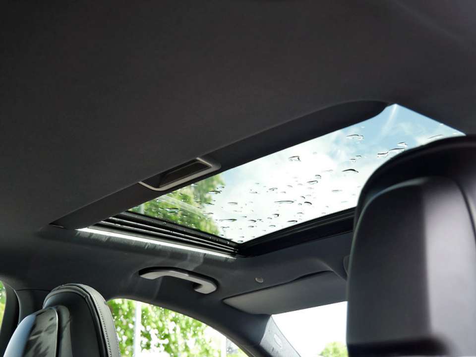Mercedes-Benz C 400 - Imagem 8