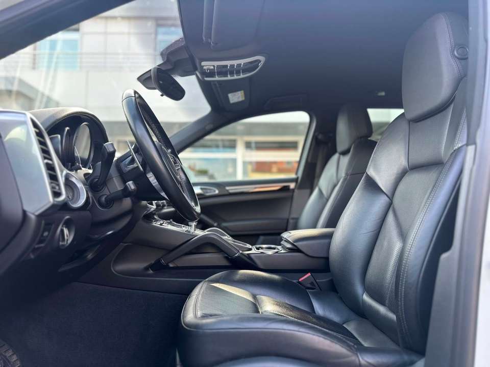 Porsche Cayenne - Imagem 9
