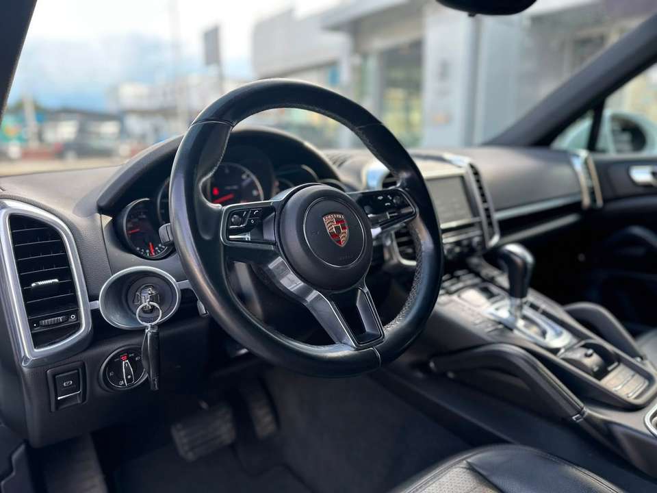 Porsche Cayenne - Imagem 11