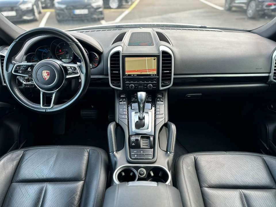 Porsche Cayenne - Imagem 12